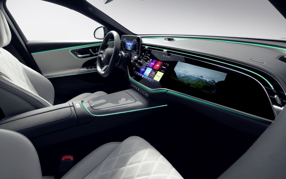 Mercedes-Benz E - 2023