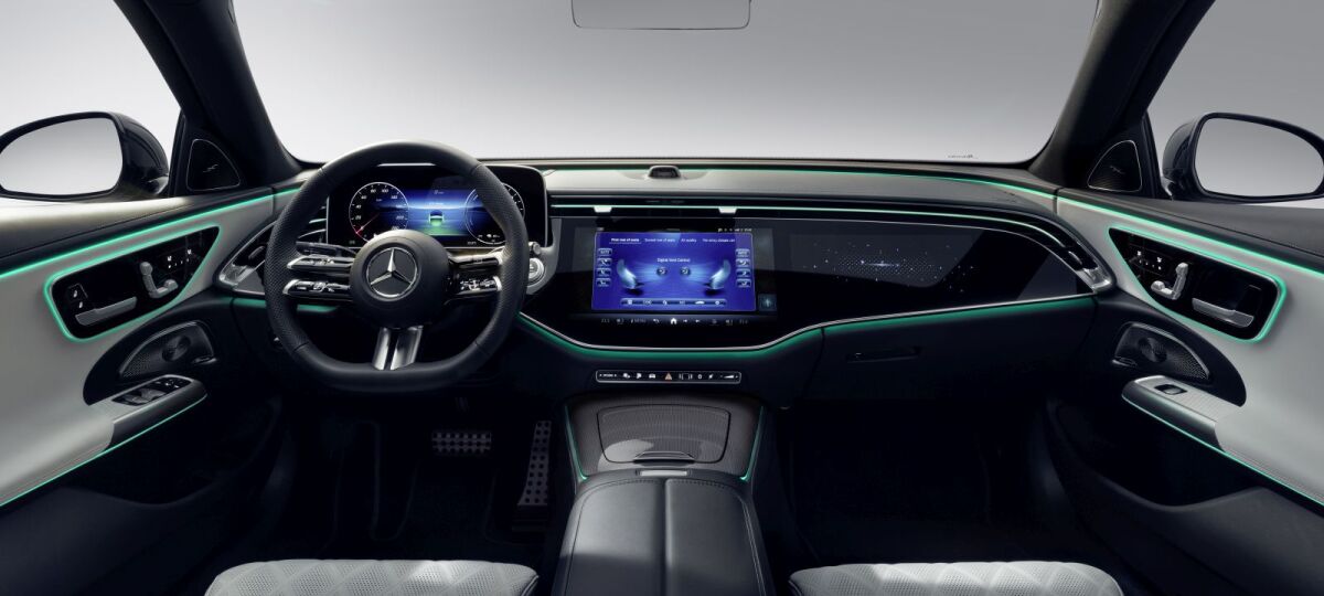 Mercedes-Benz E - 2023