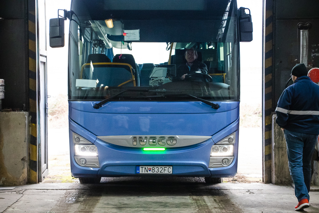 Zelené svetlo sa bude testovať na desiatkach prímestských autobusov v Trenčíne, Žiline a v Prievidzi.