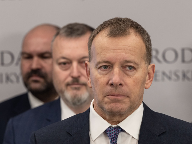 Sme Rodina, Kollár, Krajniak, Pčolinský, prídavok na dieťa,
