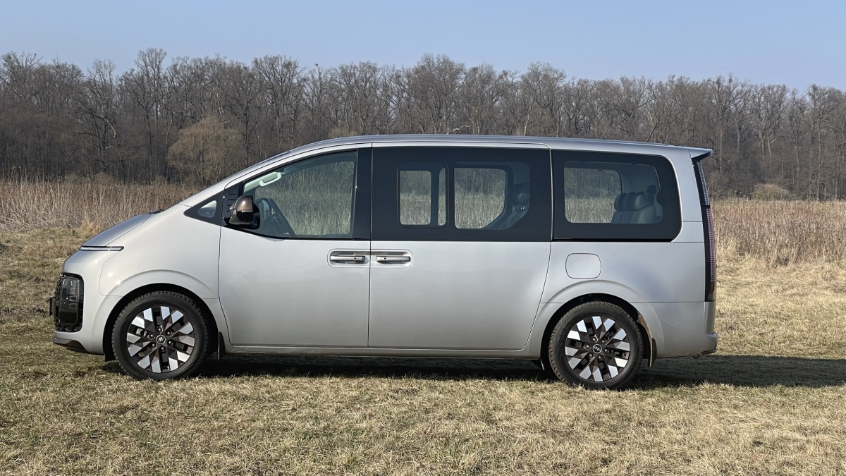 Hyundai Staria 2,2 CRDi 4x4 (2023)