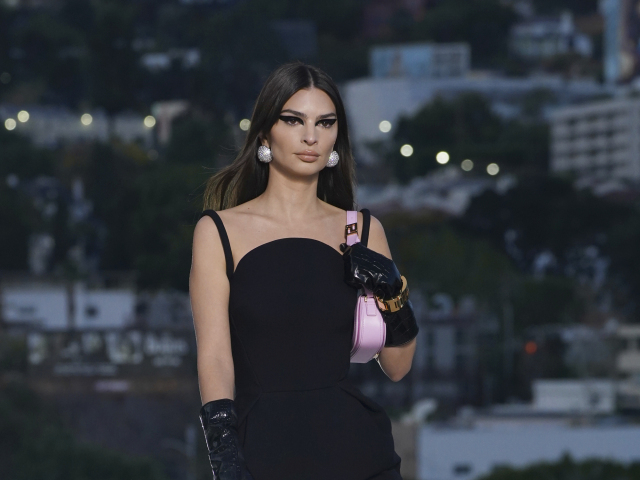 Emily Ratajkowski 