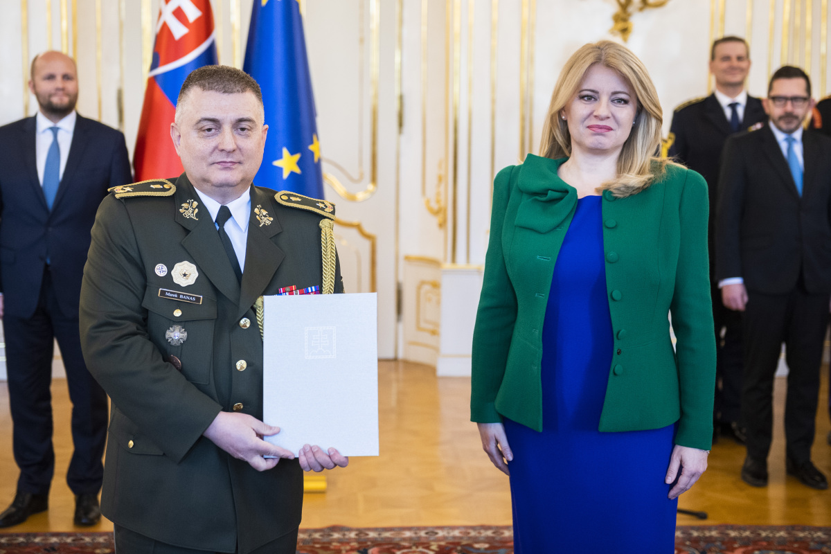 SR Bratislava armáda prezidentka OS vymenovanie genráli BAX