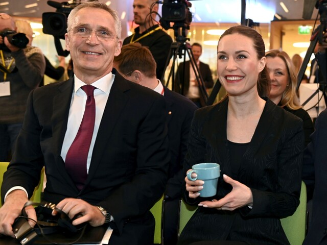 Sanna Marinová, Jens Stoltenberg