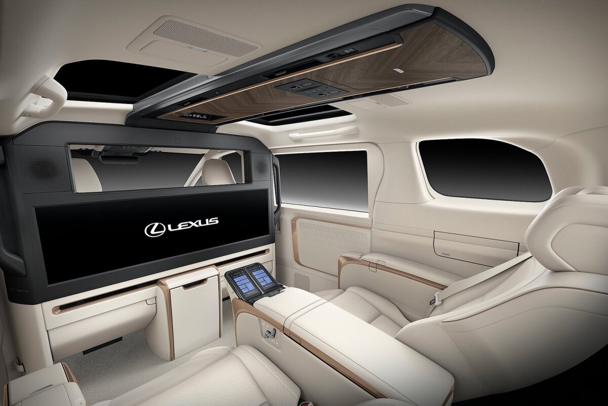 Lexus LM - 2023