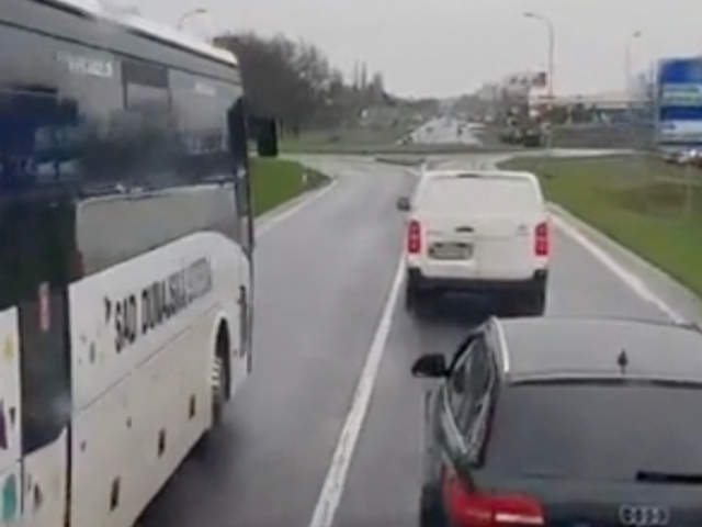 Autobusár jazdil ako pirát ciest