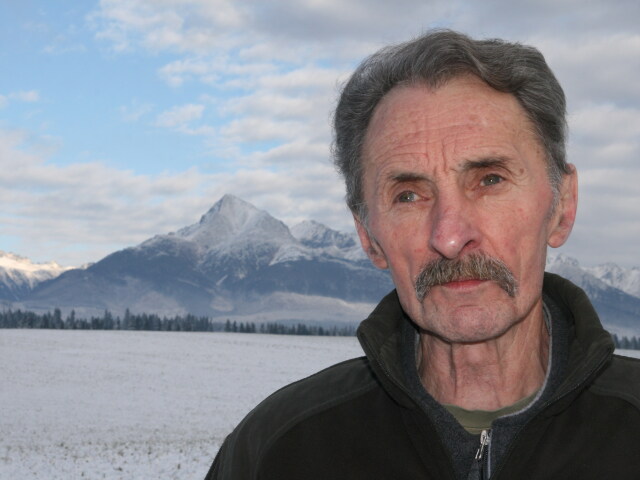 Milan Koreň a Tatry v pozadí.