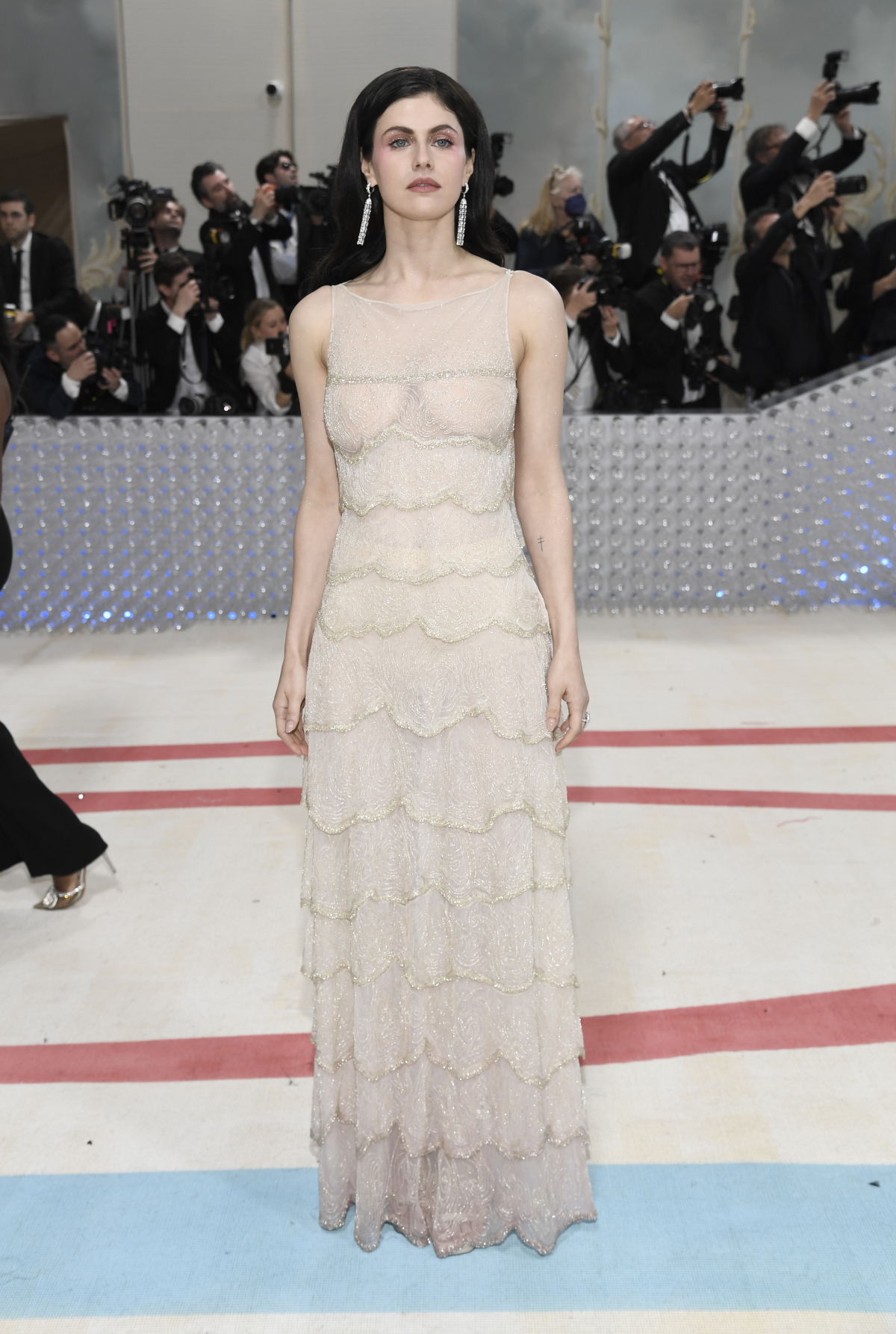 Herečka Alexandra Daddario v kreácii Christian Dior.