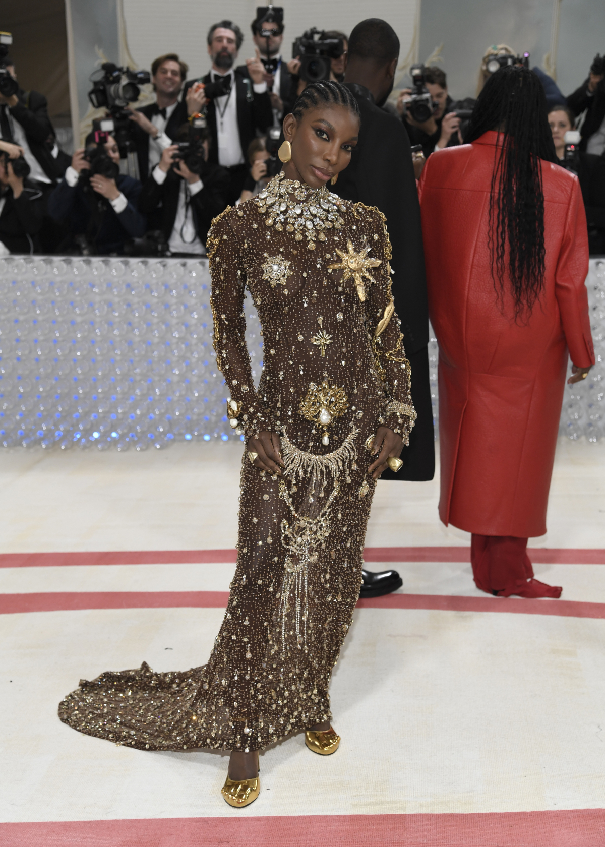 Herečka Michaela Coel prišla v kreácii Schiaparelli.