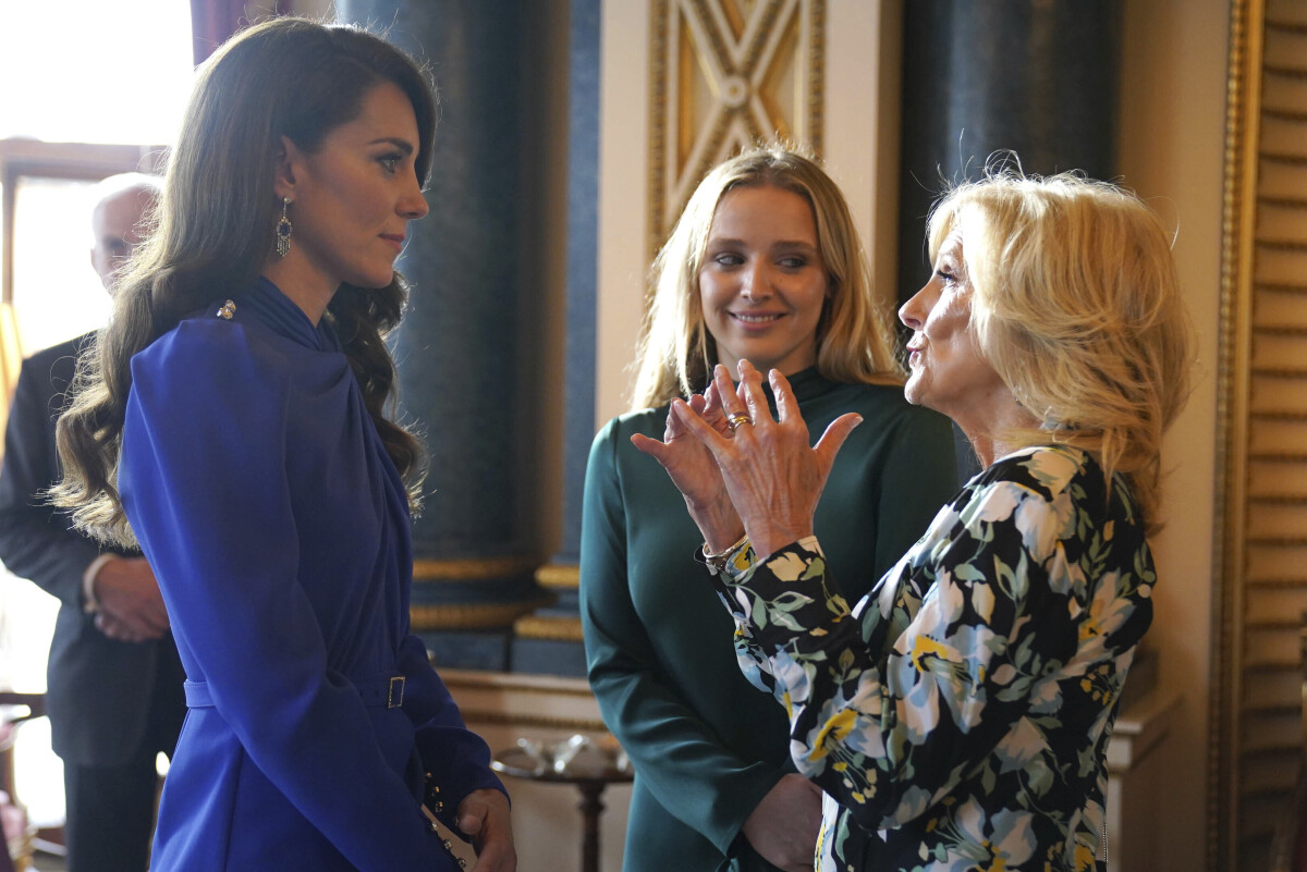 Princezná Kate z Walesu (vľavo)
