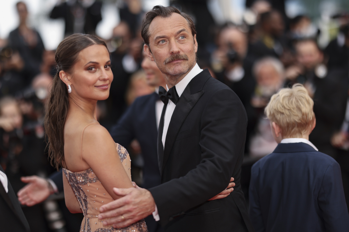 Herečka Alicia Vikander a jej kolega Jude Law.