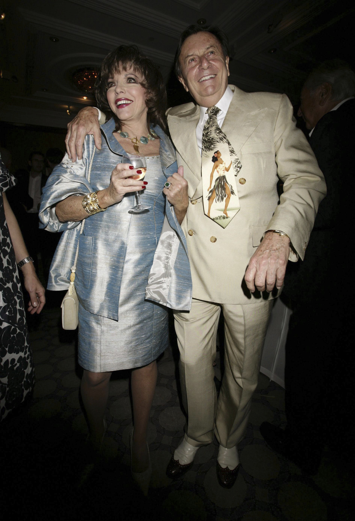 Joan Collins a herec Barry Humphries