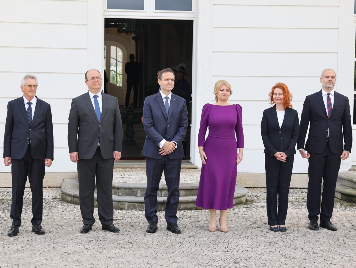 čaputová, ódor, úradnícka vláda
