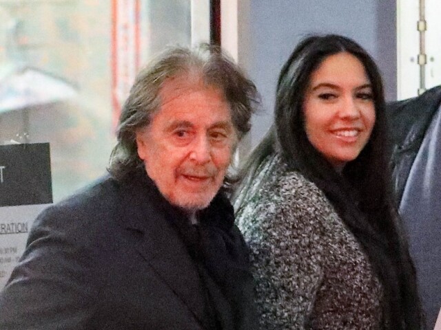 Al Pacino a jeho partnerka Noor Alfallah