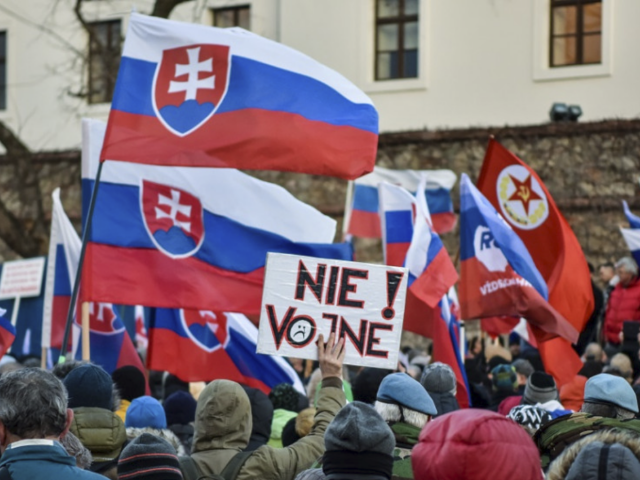 Protesty proti obrannej zmluve s USA 2022.