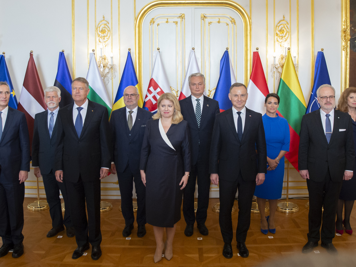Slovensko politika summit samit B9 lídri NATO BAX