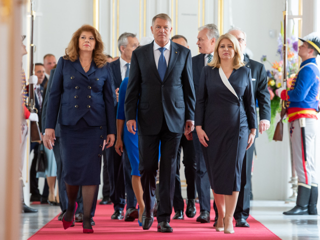Slovensko politika summit samit B9 lídri NATO BAX