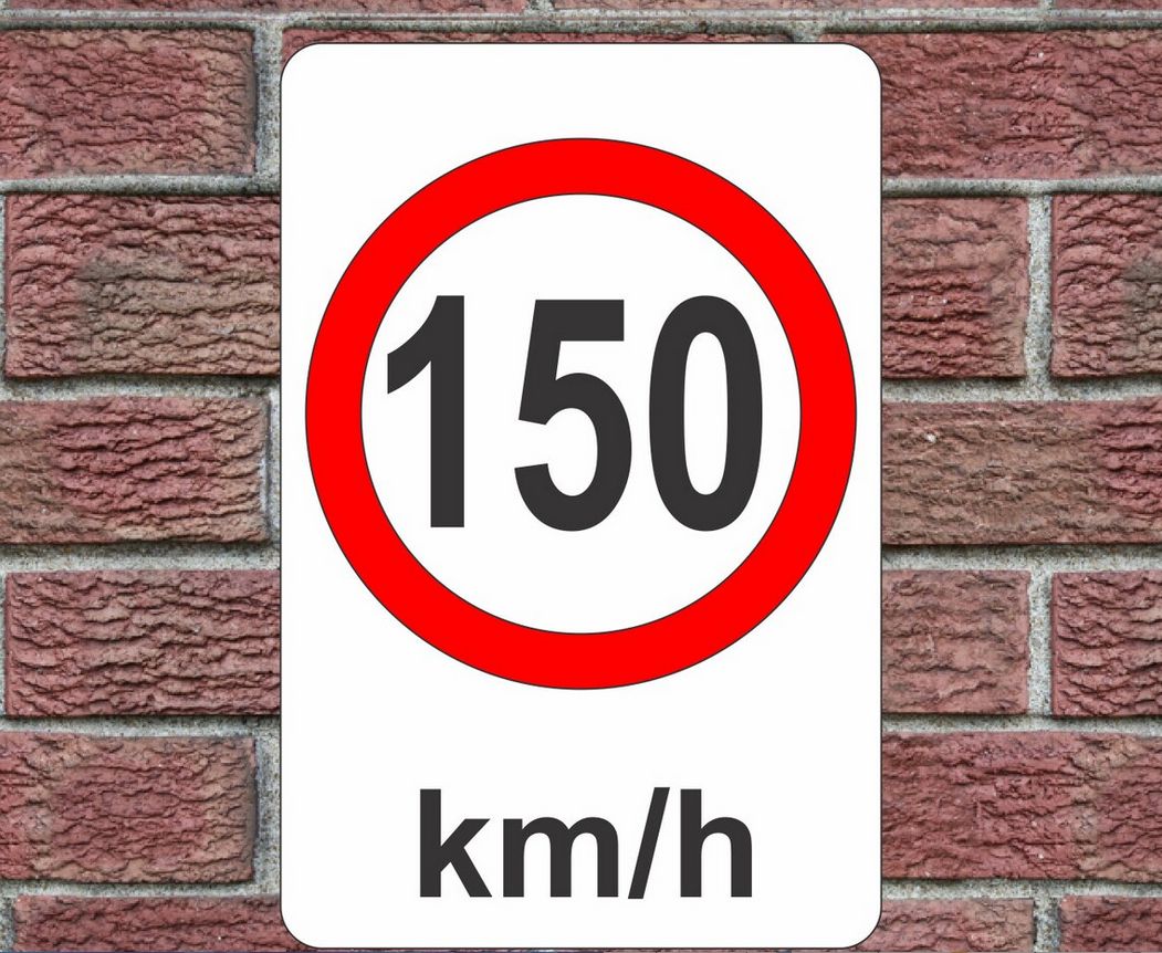 Už o dva roky by mali Česi, ale aj všetci motoristi jazdiť na vybraných úsekoch diaľnic rýchlosťou až 150 km/h.