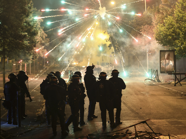 France police / Polícia / Protest / Násilnosti /P