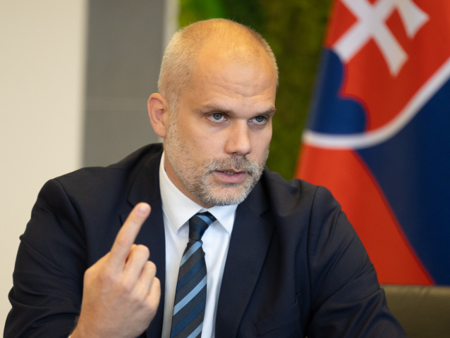 Minister obrany Martin Sklenár