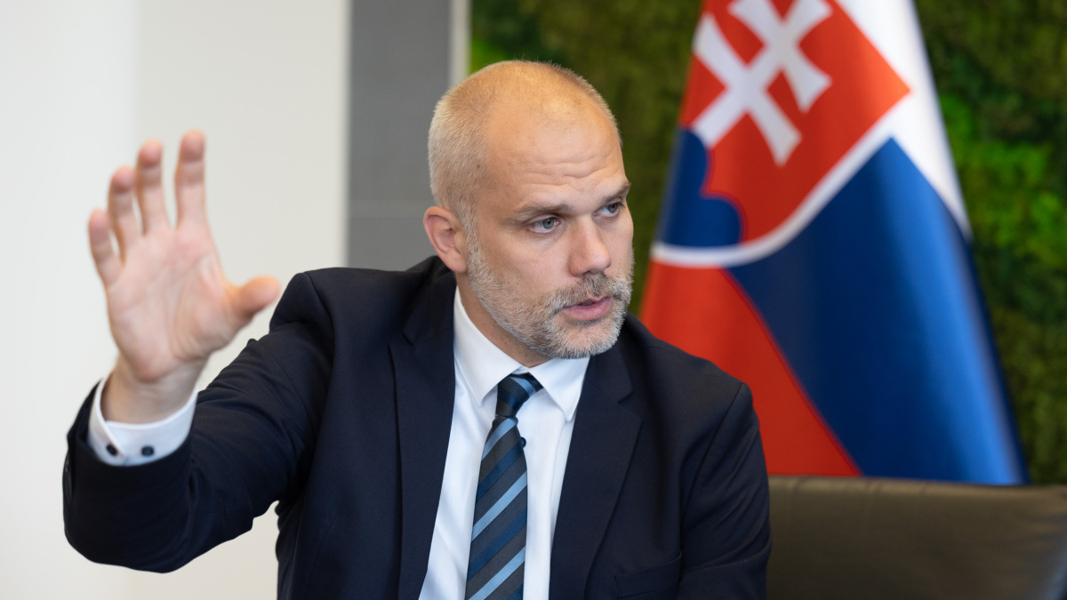 Minister obrany Martin Sklenár
