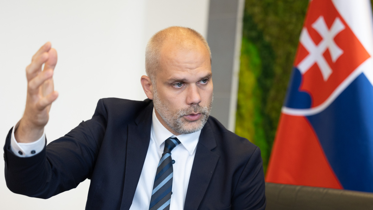 Minister obrany Martin Sklenár