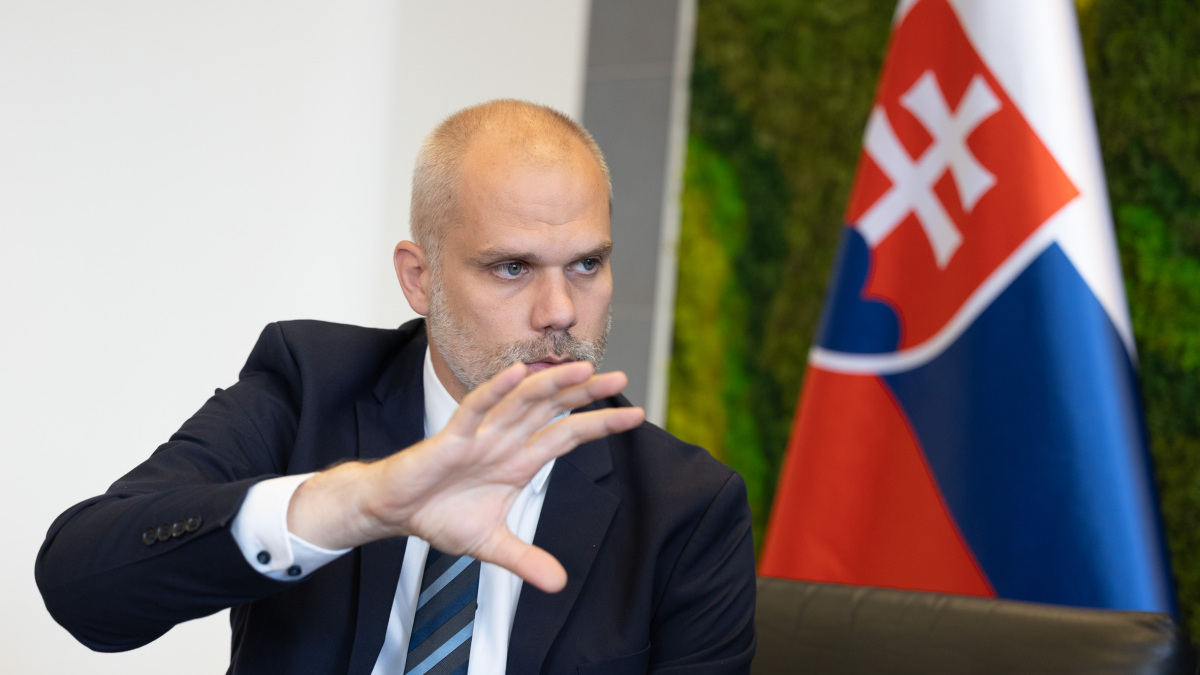 Minister obrany Martin Sklenár