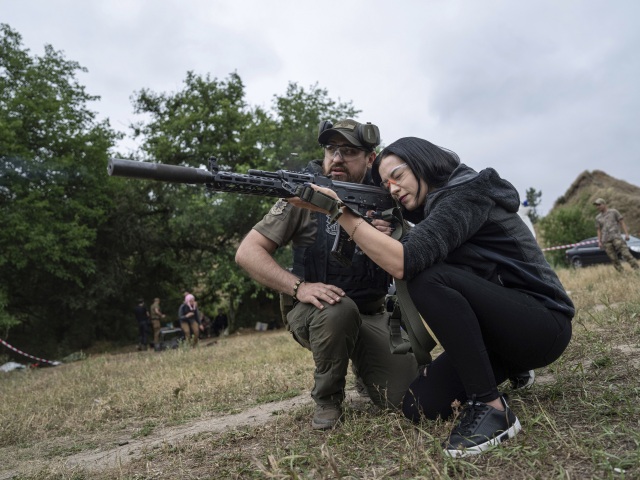 Výcvik / UA Civilisti / AK-47 / Útočná puška /