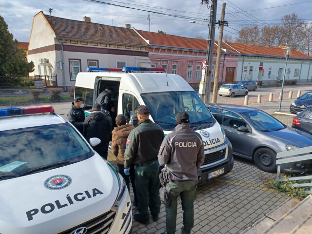 migranti, polícia, štúrovo