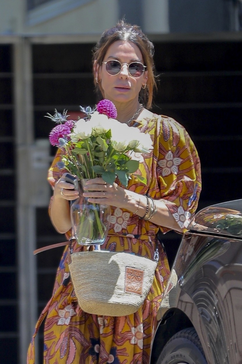 Herečka Sandra Bullock na zábere z konca júla, keď oslavovala svoje 59. narodeniny.
