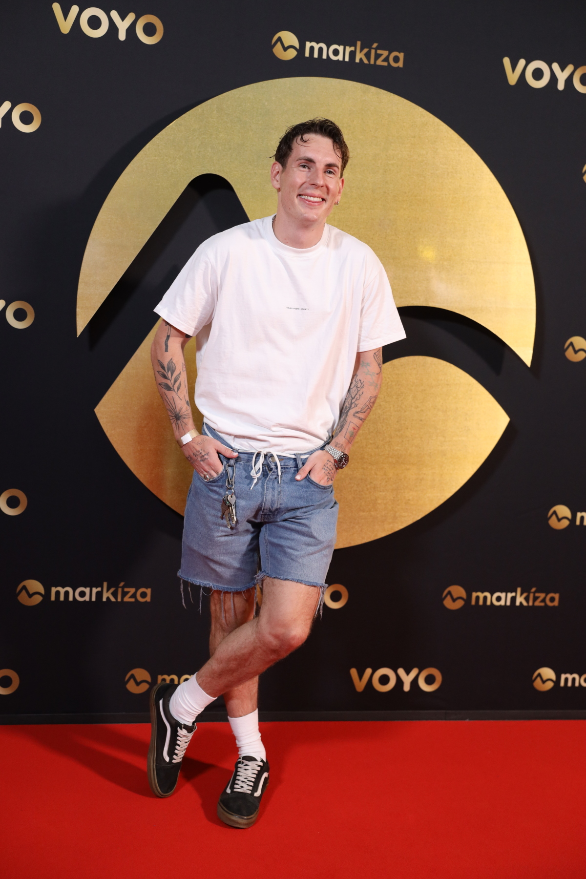 Ani influencer Expl0ited nemohol chýbať.