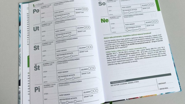 Kniha obsahuje DIADIÁR rozdelený na 52 týždňov. Výhodou diáru je, že nie je viazaný na konkrétny rok, takže kedykoľvek začnete, máte k dispozícii 365 dní na zaznamenávanie.