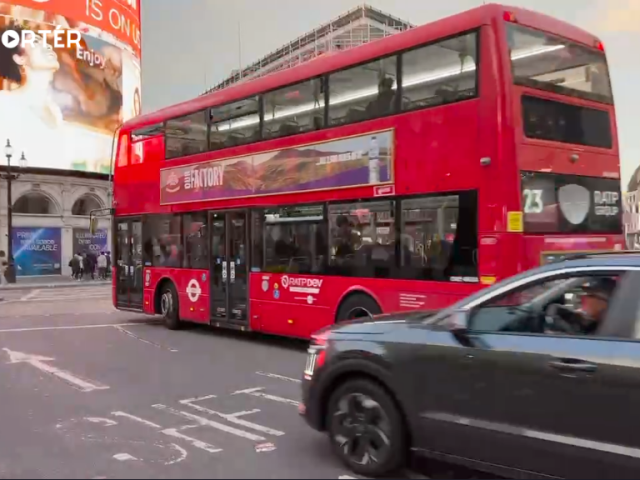 Londýn, double decker, mReportér