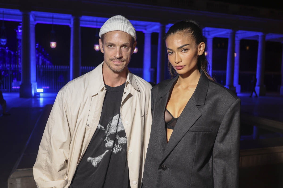 Joel Kinnaman a jeho partnerka - modelka Kelly Gale 