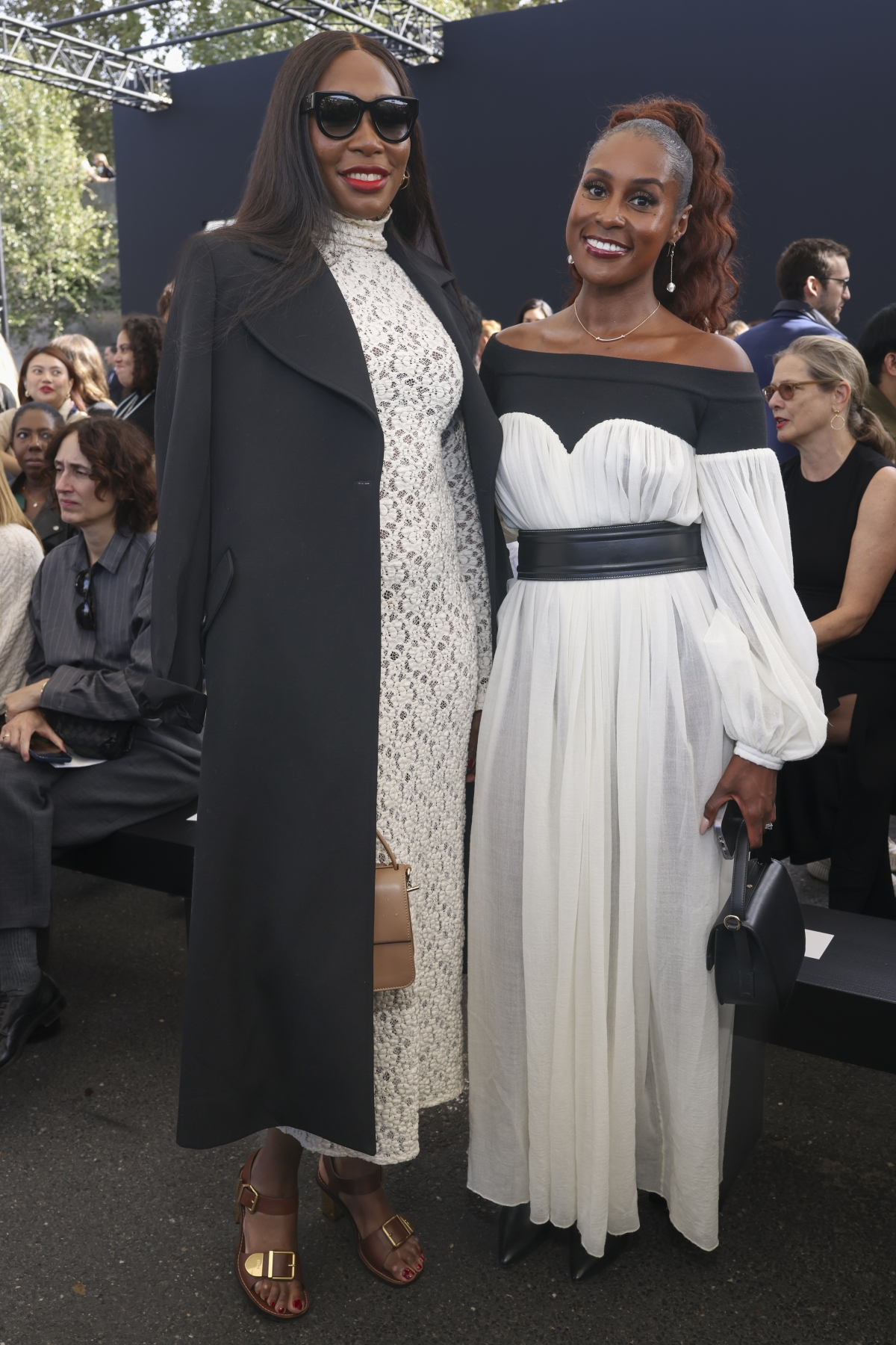 Venus Williams (vľavo) a herečka Issa Rae