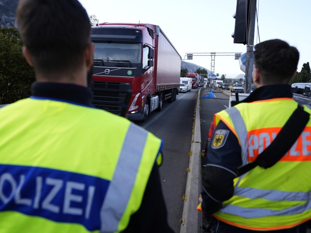 Nemecko Rakúsko Hranice Kontrola Migranti polizei