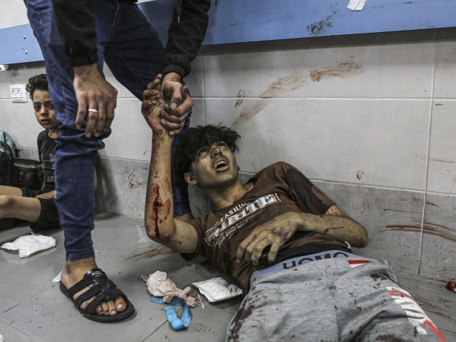 Palestínčania / Ranení / al-Shifa / Gaza /