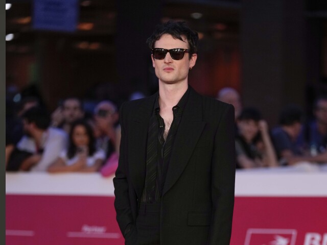 Tom Sturridge