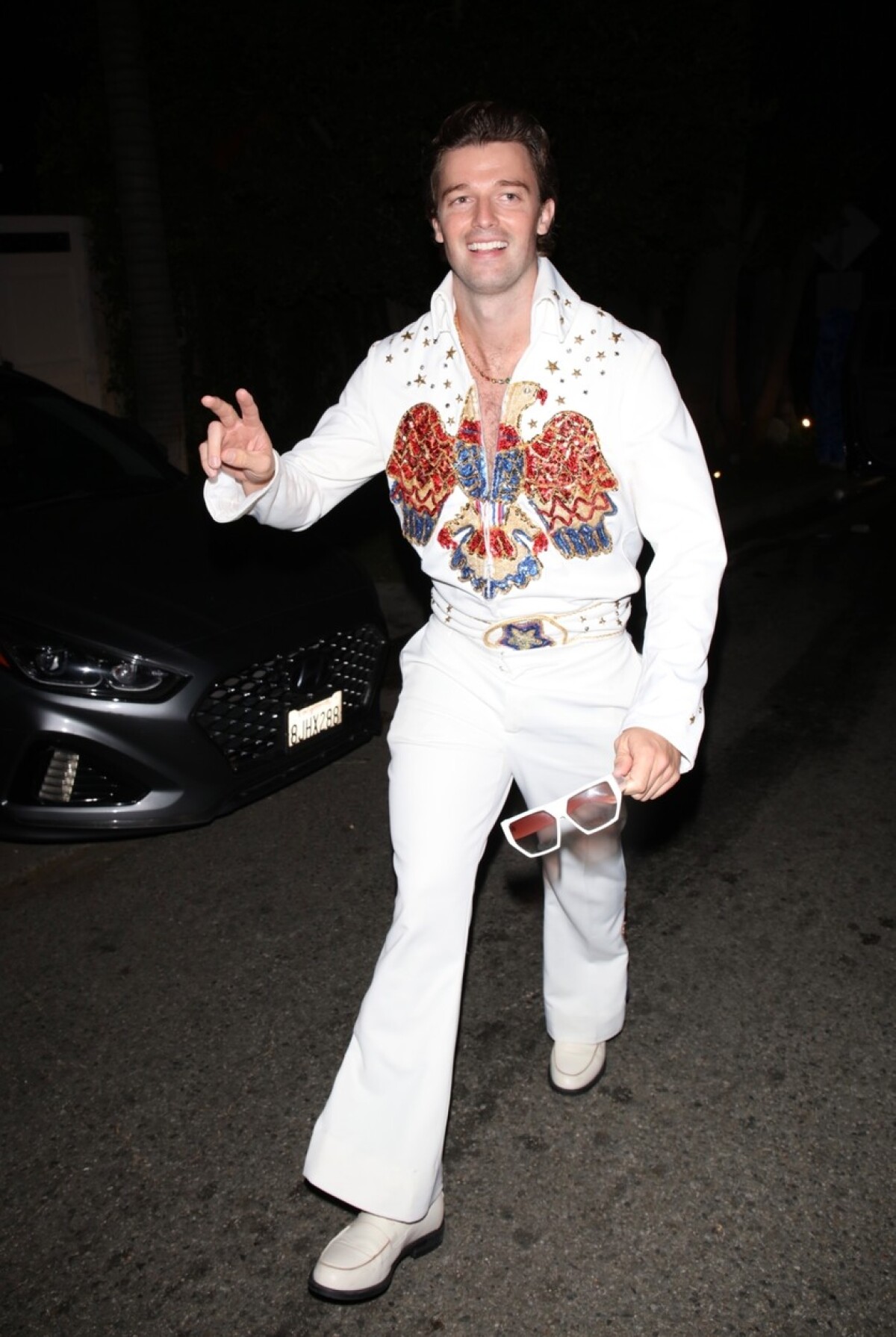Patrick Schwarzenegger ako Elvis Presley