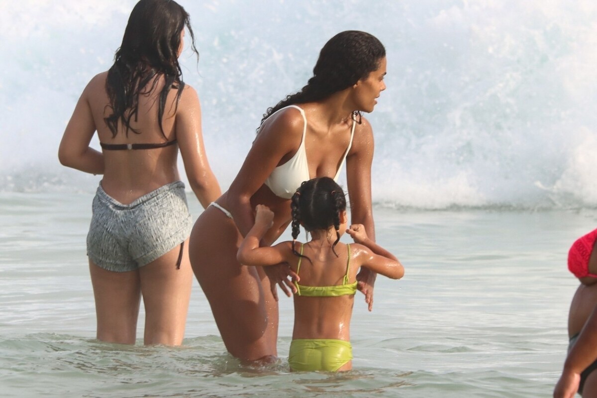 Tina Kunakey