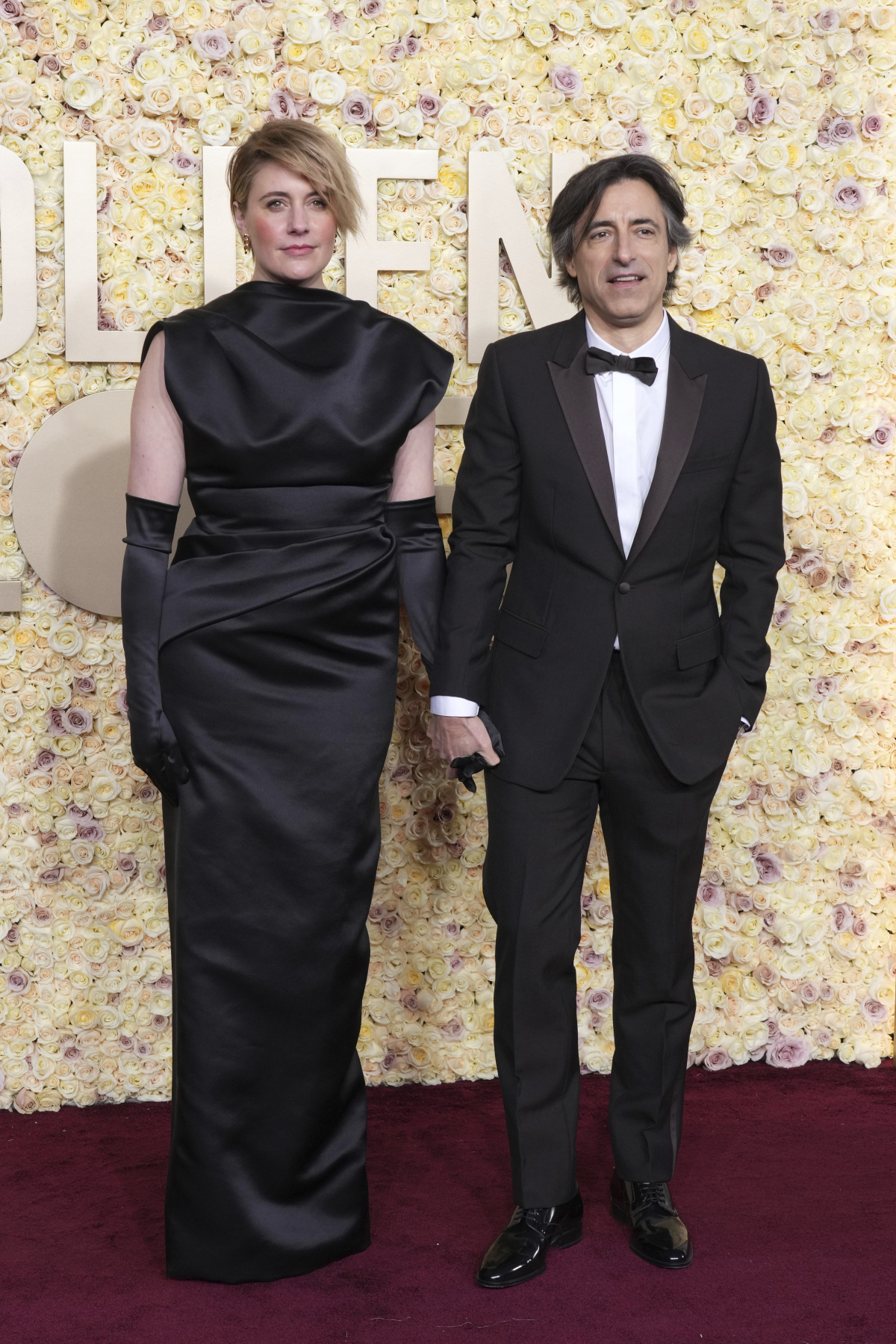 Greta Gerwig (v kreácii Fendi) a jej partner Noah Baumbach