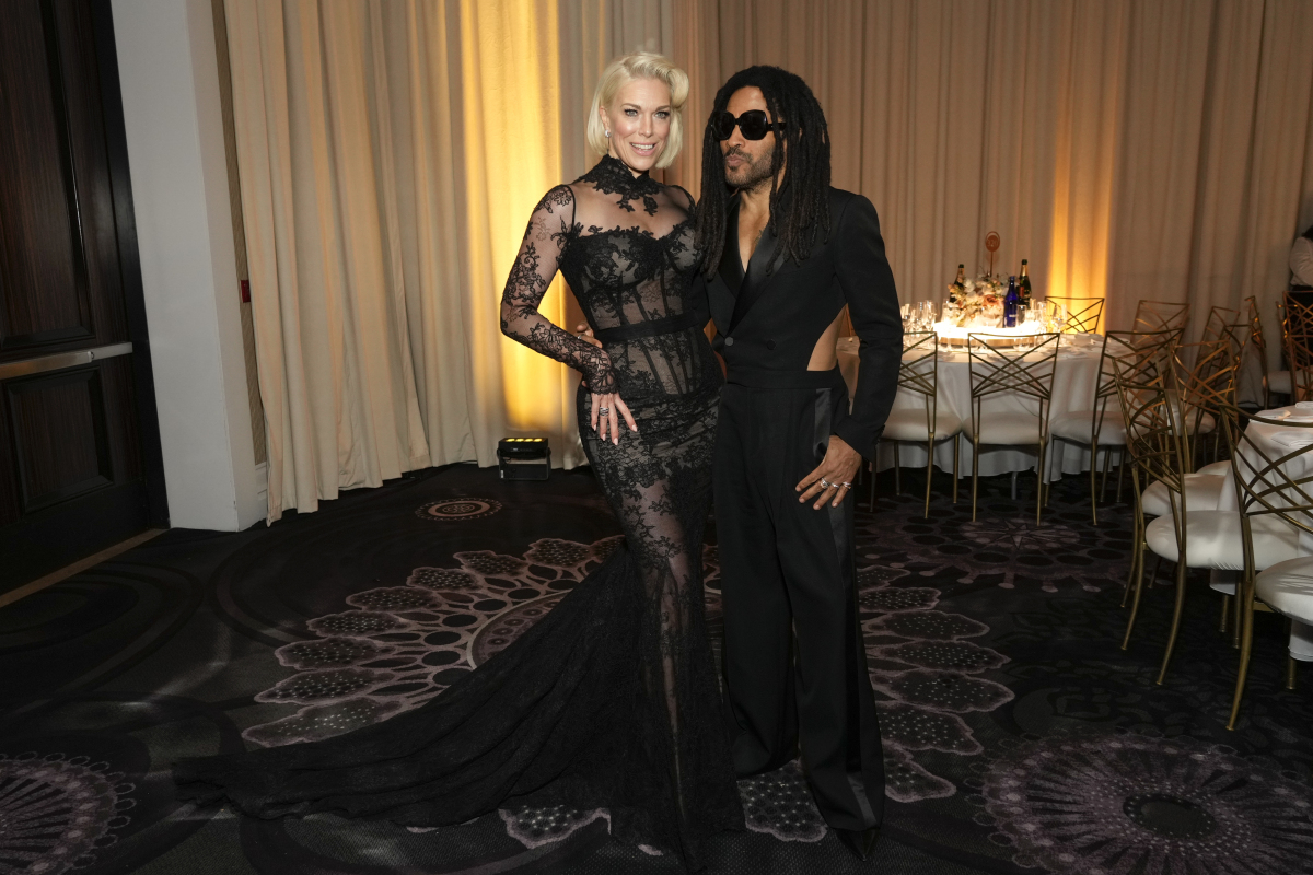 Herečka Hannah Waddingham a spevák Lenny Kravitz.