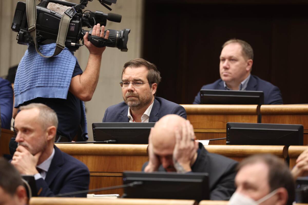 marek krajči, parlament