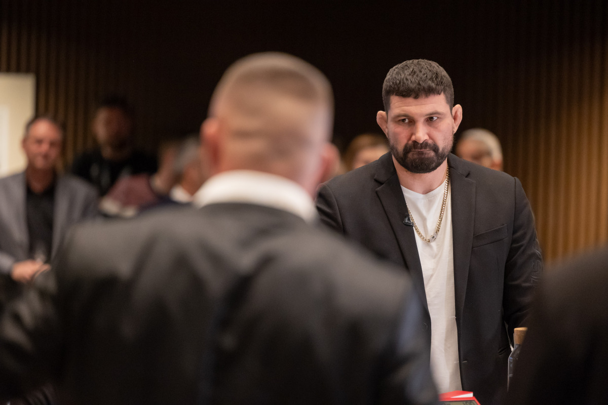 Král na ťahu, Attila Végh, Karlos Vémola