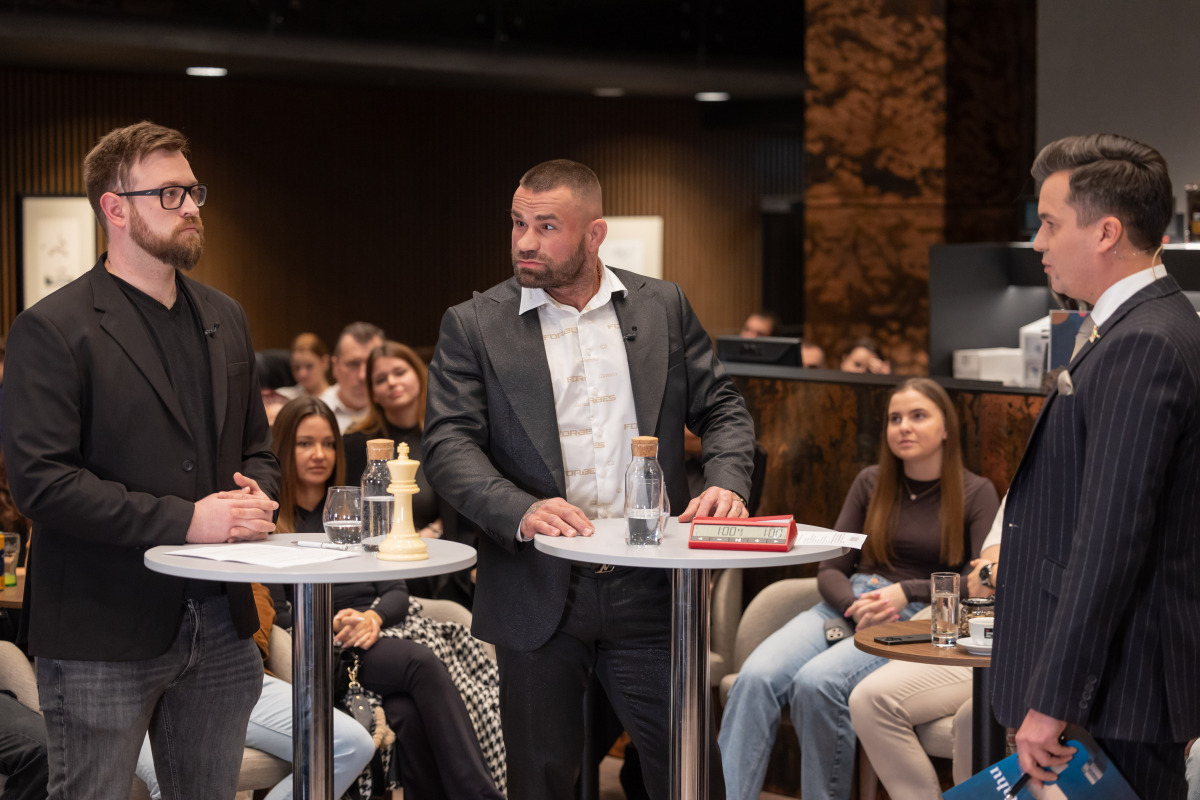 Král na ťahu, Attila Végh, Karlos Vémola