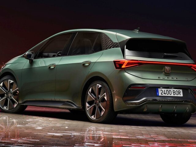 Cupru Born VZ poháňa zadný elektromotor s výkonom až 240 kW a krútiacim momentom 545 Nm. Zlepšila sa nielen akcelerácia, ale aj maximálna rýchlosť. Tá vzrástla zo 160 na 200 km/h.
