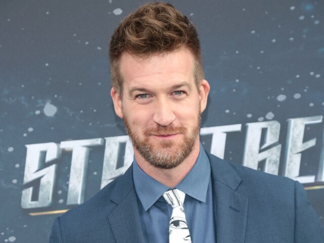 Kenneth Mitchell