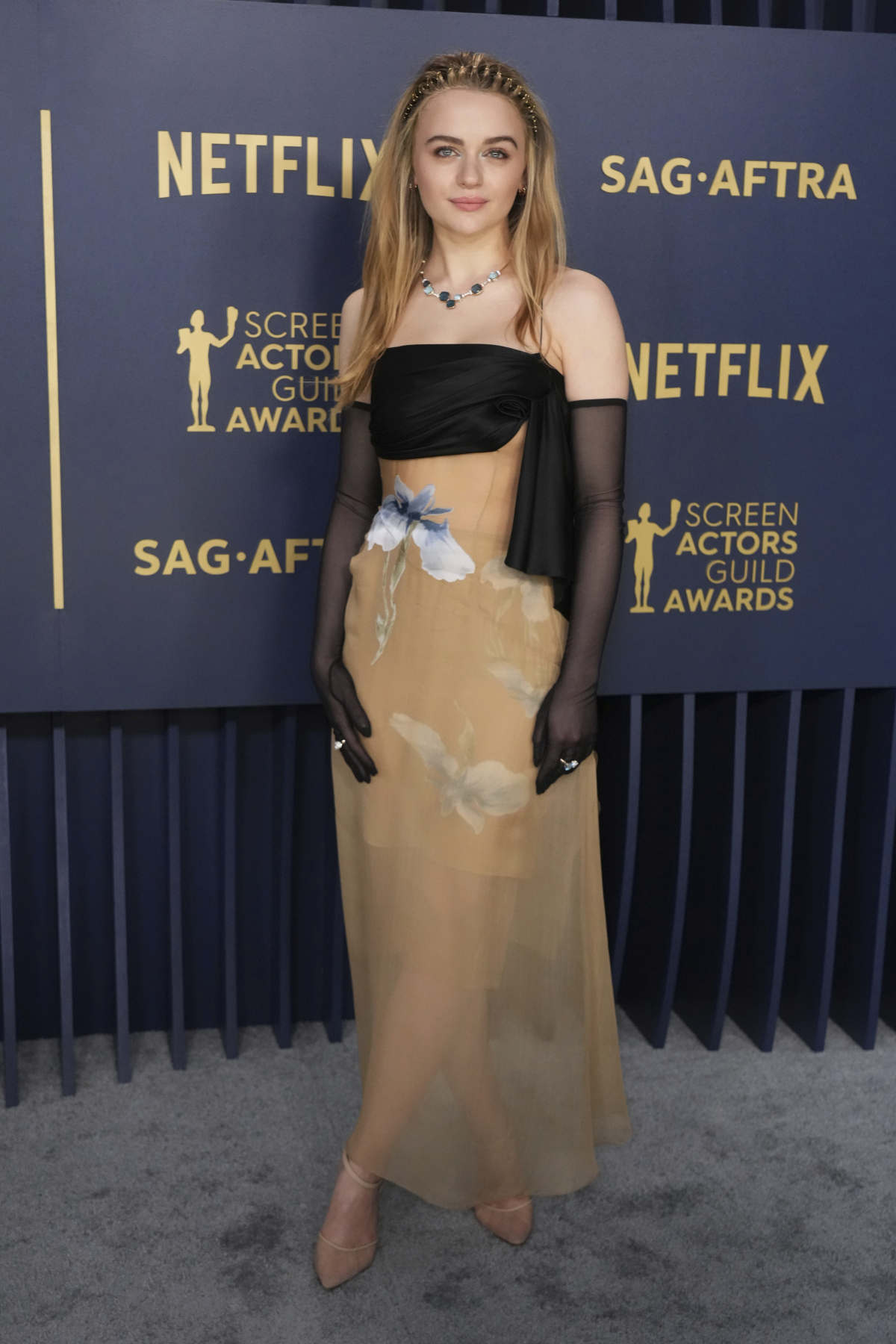 Joey King v kreácii Givenchy 
