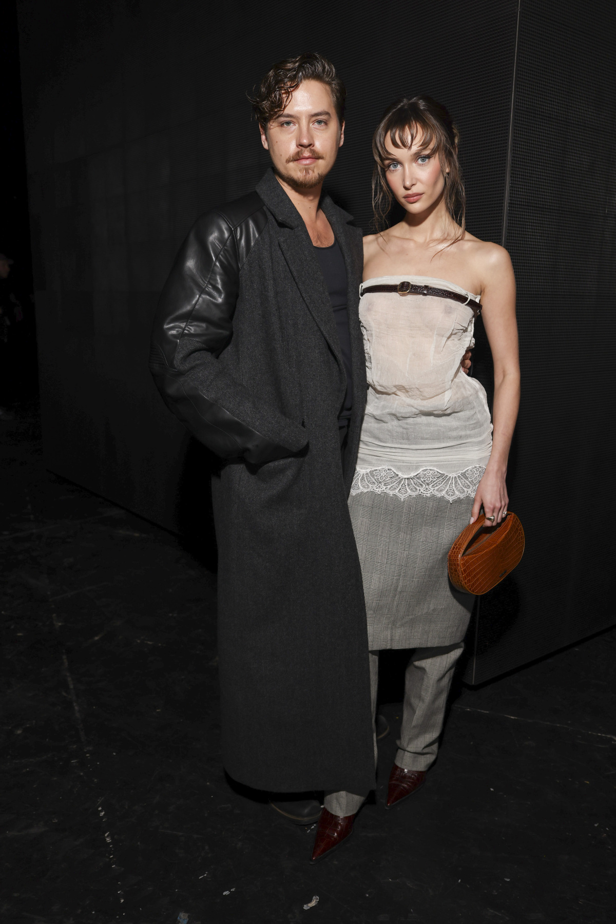 Cole Sprouse a jeho partnerka Ari Fournier 