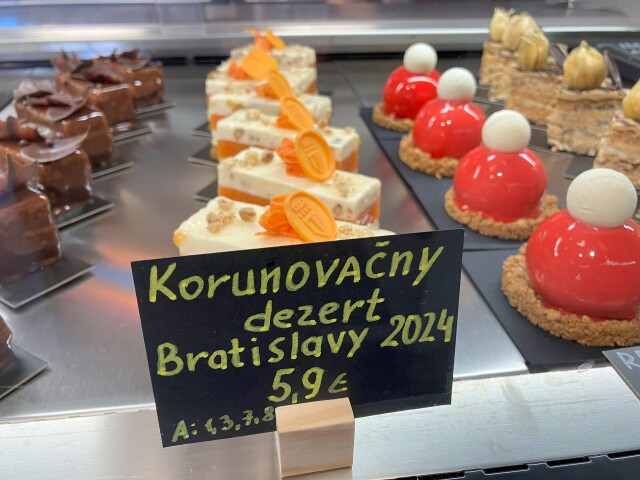 Korunovačný dezert.